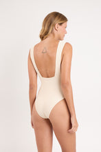 Load image into Gallery viewer, Model Back: Rio De Sol Une Pièce Touch-Natural Anne