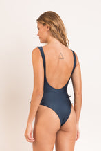 Load image into Gallery viewer, Model Back: Rio De Sol Une Pièce Shark Zoe