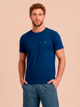 Load image into Gallery viewer, Model Front: Uv Line T-Shirt Pour Homme T-Shirt Uvpro Masc Cobalt Upf50+