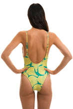 Load image into Gallery viewer, Model Back: Rio De Sol Une Pièce Banana Yellow Hype