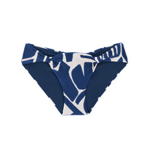 Load image into Gallery viewer, Product Front: Rio De Sol Bas Bottom Pottery Mel-Comfy