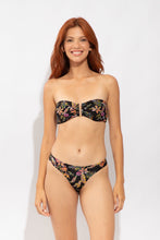 Load image into Gallery viewer, Model Front: Rio De Sol Haut Top Flora Sara