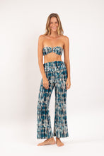 Load image into Gallery viewer, Model Front: Rio De Sol Pantalon De Plage Azule Murana Pants