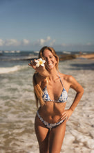 Load image into Gallery viewer, Image 10: Wednesday In Hawaii By Rio De Sol Haut Top Pua-Pacifica Kauai