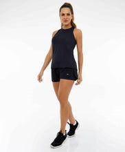 Load image into Gallery viewer, Model Front: Alto Giro Fitness Bas Shorts Bahamas Elastic Abertura Lateral Preto