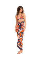 Load image into Gallery viewer, Model Back: Rio De Sol Pareo Leaves Canga