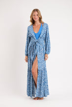 Load image into Gallery viewer, Model Front: Rio De Sol Vêtement De Plage Chuva Long Dress Verona
