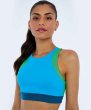 Load image into Gallery viewer, Model Front: Alto Giro Fitness Haut Top Blackout Decote Alto Recortes Azul Vivid