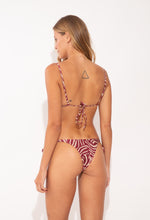 Load image into Gallery viewer, Model Back: Rio De Sol Haut Top Dune Lia