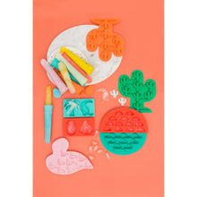 Load image into Gallery viewer, Image 06: Sunnylife Pique-Nique Flamingo Ice Trays