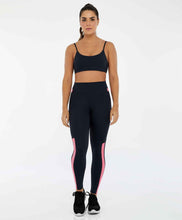 Load image into Gallery viewer, Model Front: Alto Giro Fitness Bas Legging Hyper Detalhe Cos Preto