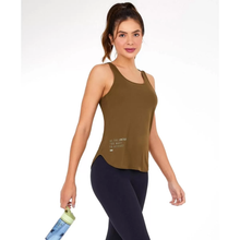 Load image into Gallery viewer, Model Front: Alto Giro Fitness Haut Regata Skin Fit Inspiracional Verde Olive