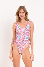 Load image into Gallery viewer, Model Front: Rio De Sol Une Pièce Splash Zoe