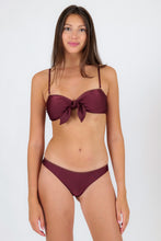 Load image into Gallery viewer, Model Front: Rio De Sol Bas Bottom Barolo Essential