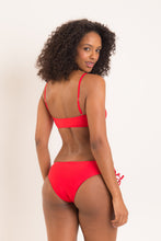 Load image into Gallery viewer, Model Back: Rio De Sol Bas Bottom Rouge Madrid