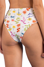 Load image into Gallery viewer, Image 08: Rio De Sol Bas Bottom Countryside Hotpants