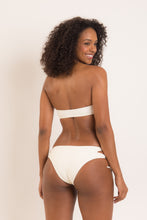 Load image into Gallery viewer, Model Back: Rio De Sol Bas Bottom Off-White Madrid