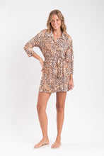Load image into Gallery viewer, Image 06: Rio De Sol Chemise Leopard Chemise
