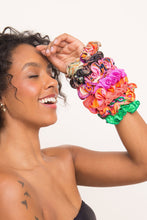 Load image into Gallery viewer, Image 04: Rio De Sol Chouchou Malibu-Nina Scrunchie