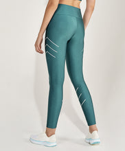 Load image into Gallery viewer, Model Back: Alto Giro Fitness Bas Legging Atlanta Fitas Refletivas Verde Strong