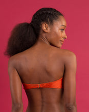 Load image into Gallery viewer, Image 08: Rio De Sol Haut Top Paprica Bandeau-Joy