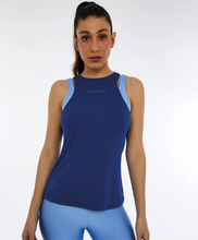 Load image into Gallery viewer, Model Front: Alto Giro Fitness Haut Regata Skin Fit Alcas Duplas Azul Sodalite