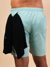 Load image into Gallery viewer, Model Back: Uv Line Bermuda / Short Pour Homme Shorts Acqua Boxer Indigo Upf50+