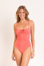 Load image into Gallery viewer, Model Front: Rio De Sol Une Pièce Malibu-Nina Julia
