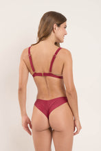 Load image into Gallery viewer, Model Back: Rio De Sol Ensemble Set Touch-Carmim Alba Nice