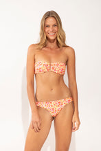 Load image into Gallery viewer, Model Front: Rio De Sol Haut Top Ditsy-Butter Sara