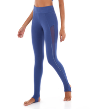 Load image into Gallery viewer, Model Front: Alto Giro Fitness Bas Legging Staff Com Tule E Silk Azul Movement