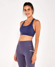 Load image into Gallery viewer, Image 02: Alto Giro Fitness Haut Top Circuit Blackout Costas Nadador Cinza Graystone