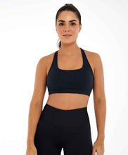 Load image into Gallery viewer, Model Front: Alto Giro Fitness Haut Top Hyper Costas Cruzadas Preto