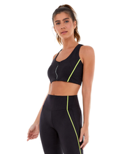 Load image into Gallery viewer, Model Front: Alto Giro Fitness Haut Top Velocity Com Ziper Holografico Preto