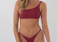 Load and play video in Gallery viewer, Video: Rio De Sol Haut Top Touch-Carmim Isadora