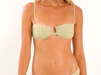 Load and play video in Gallery viewer, Video: Rio De Sol Haut Top Brisa-Pistache Juliette