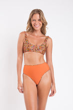 Load image into Gallery viewer, Image 08: Rio De Sol Bas Bottom Bouquet Hotpants