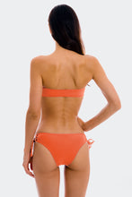 Load image into Gallery viewer, Model Back: Rio De Sol Bas Bottom Light-Peach Madrid
