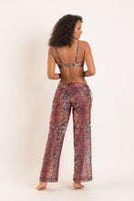 Load image into Gallery viewer, Model Back: Rio De Sol Pantalon De Plage Cobra Trouser