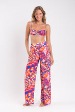 Load image into Gallery viewer, Model Front: Rio De Sol Pantalon De Plage Funny Wide Pants