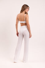 Load image into Gallery viewer, Model Back: Rio De Sol Pantalon De Plage Memphis-White Pants Lana