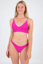 Load image into Gallery viewer, Model Front: Rio De Sol Ensemble Set Cotele-Amaranto Tri-Tank Essential-Comfy