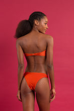 Load image into Gallery viewer, Image 08: Rio De Sol Ensemble Set Paprica Bandeau-Joy Essential