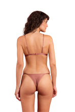 Load image into Gallery viewer, Model Back: Rio De Sol Ensemble Set Shimmer-Copper Tri-Fixo California