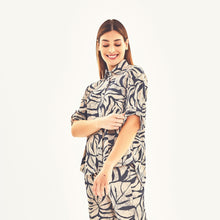 Load image into Gallery viewer, Image 02: Uv Line Haut De Plage Shirt Copa Costela Off White Upf50+