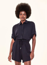 Load image into Gallery viewer, Gallery: Uv Line Fitness Bas Shorts Fem Basic Black Upf50+
