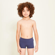 Load image into Gallery viewer, Model Front: Uv Line Maillot De Bain Garçon Sunga Kids Marinho Upf50+
