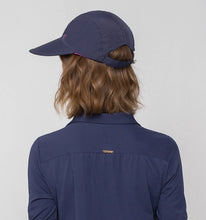 Load image into Gallery viewer, Model Back: Uv Line Casquette Visor Capri Colors Nac Fem Navy Blue Rose Upf50+
