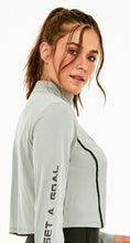 Load image into Gallery viewer, Model Back: Alto Giro Fitness Haut Blusa Manga Longa Quadriculado Fit
