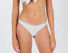 Load image into Gallery viewer, Gallery: Rio De Sol Bas Bottom Shimmer-White Essential
